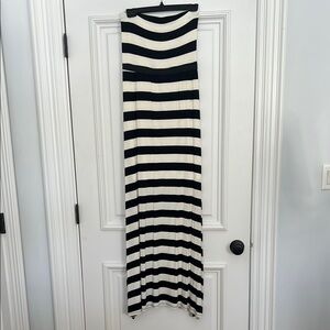 Chic Black and White Striped Maxi Dress